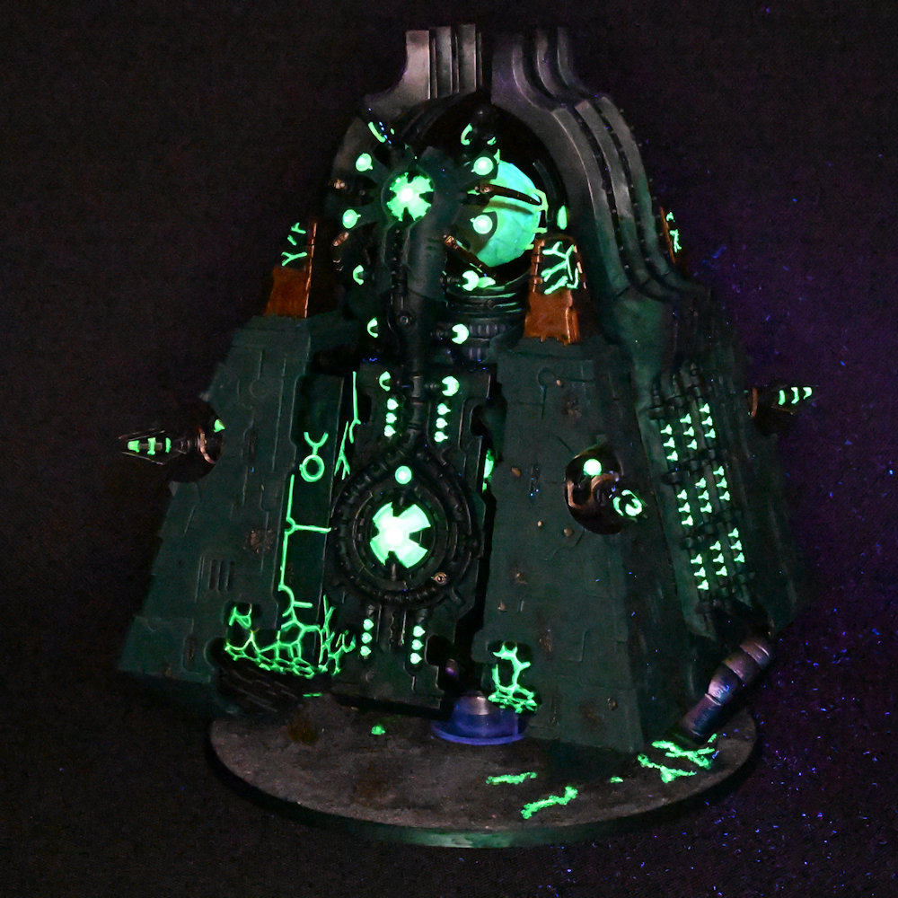 Monolith unter UV-Licht